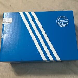 Black Adidas Forum Mid J - Size 6.5